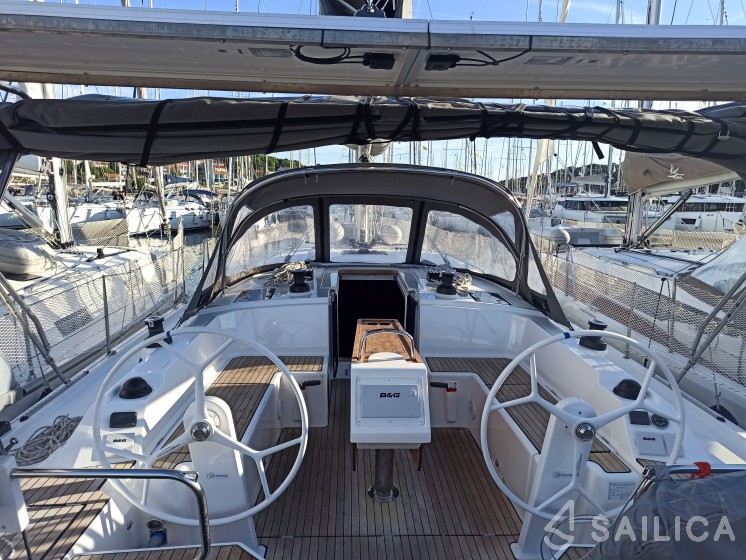 Bavaria C42 - Yacht Charter Sailica