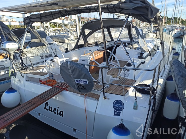 Bavaria C42 - Yacht Charter Sailica
