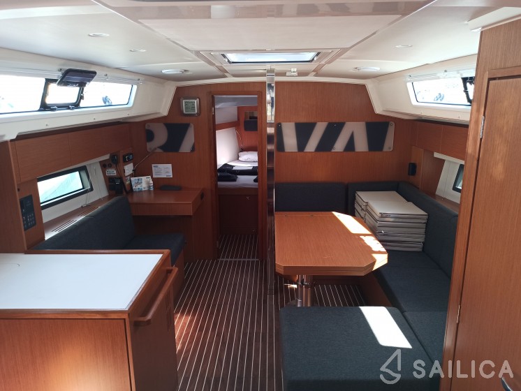 Bavaria C42 - Yacht Charter Sailica