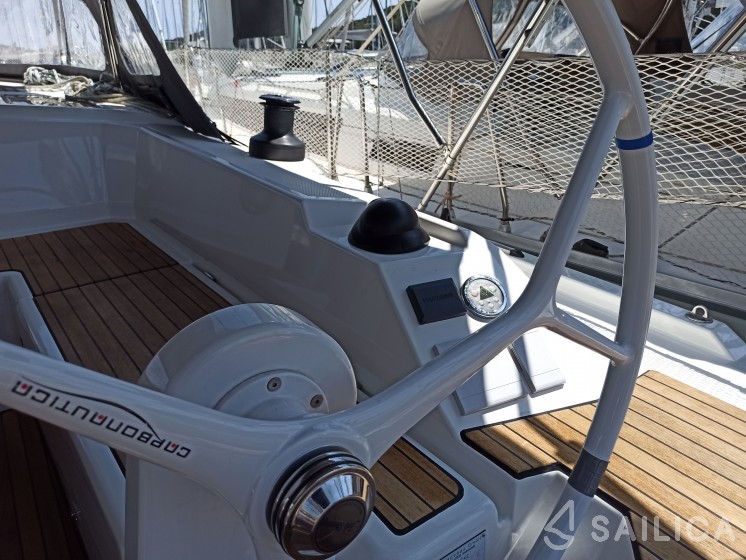 Bavaria C42 - Yacht Charter Sailica