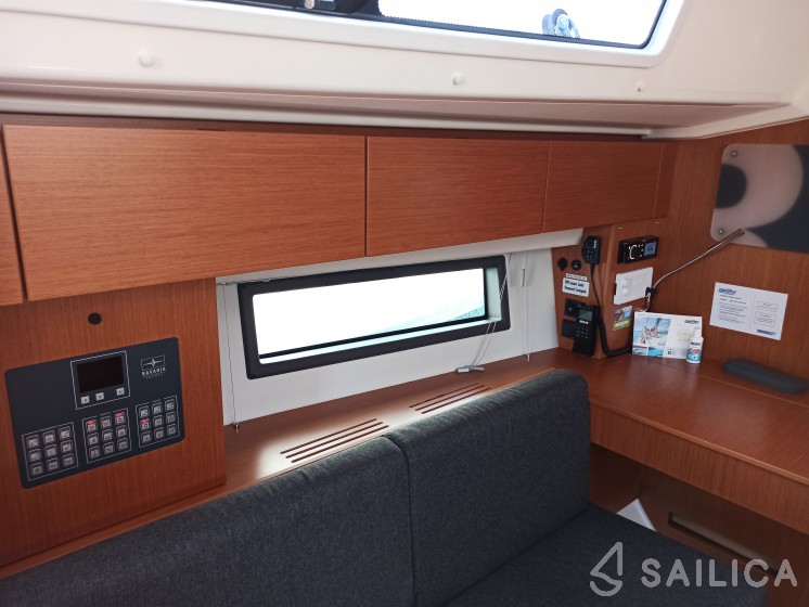Bavaria C42 - Yacht Charter Sailica