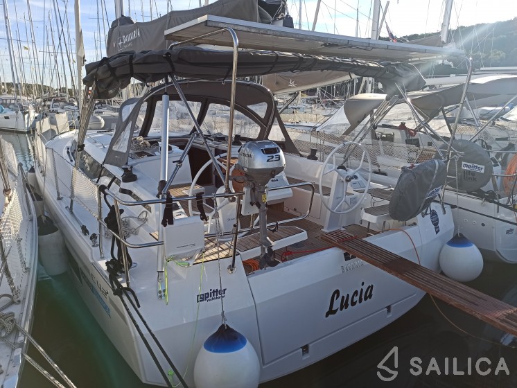 Bavaria C42 - Yacht Charter Sailica