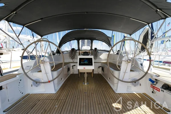 Bavaria 46 Cruiser - Yacht Charter Sailica