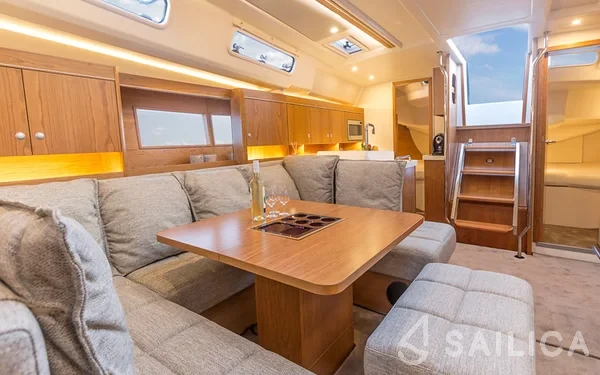 Hanse 455 - Yacht Charter Sailica