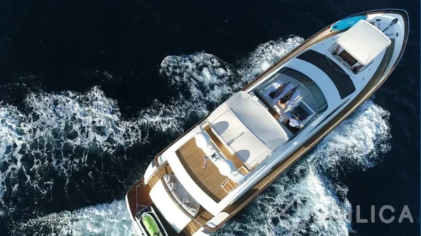 Deauville 760 - Yacht Charter Sailica