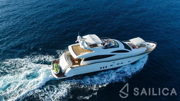 Deauville 760 - Yacht Charter Sailica