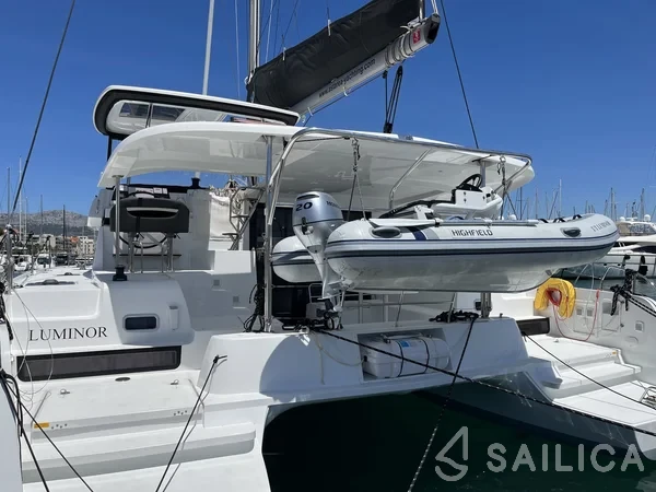 Lagoon 42 - Yacht Charter Sailica