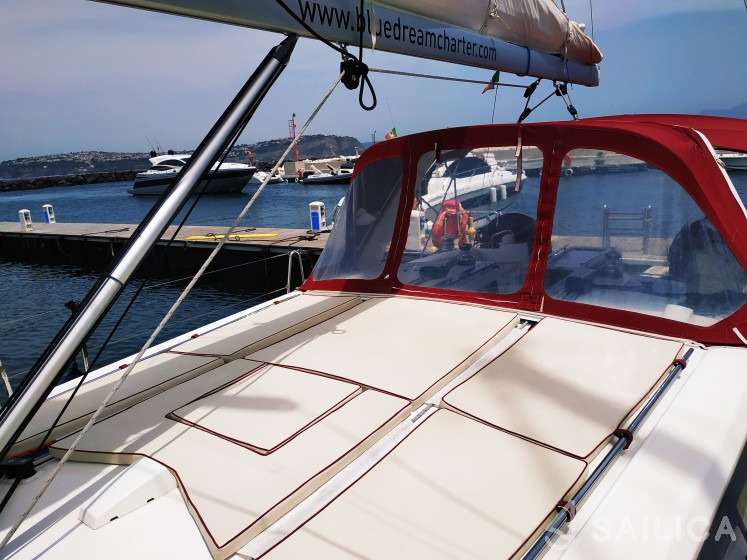 Oceanis 45 - Yacht Charter Sailica