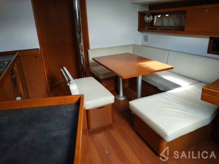 Oceanis 45 - Yacht Charter Sailica