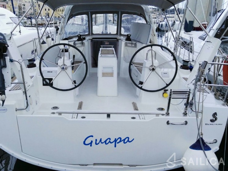 Oceanis 35 - Yacht Charter Sailica