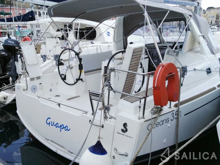 Oceanis 35 - Yacht Charter Sailica