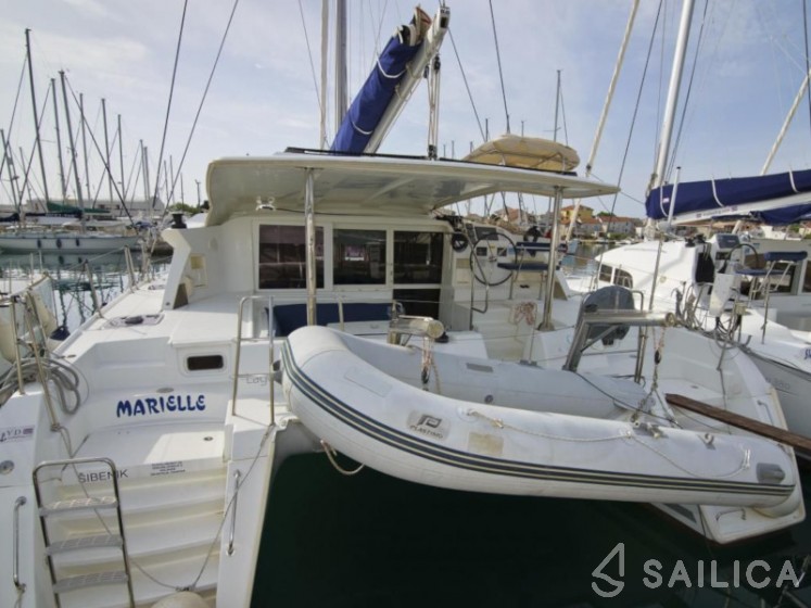 Lagoon 421 - Yacht Charter Sailica