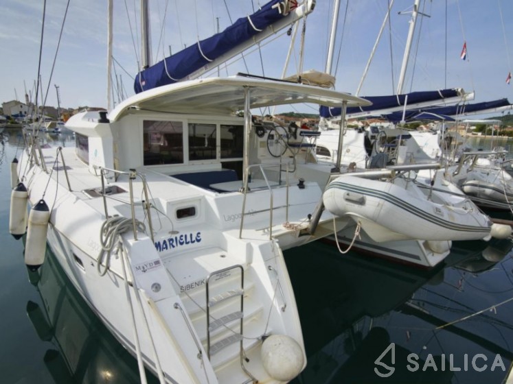 Lagoon 421 - Yacht Charter Sailica