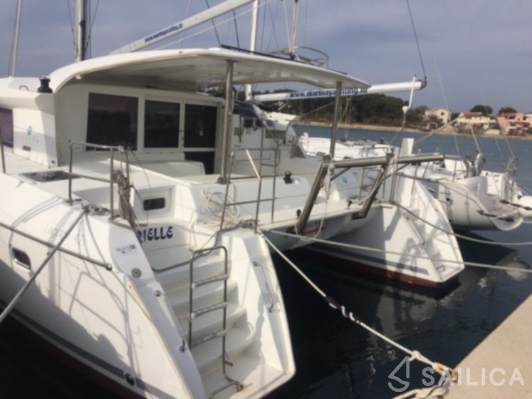 Lagoon 421 - Yacht Charter Sailica