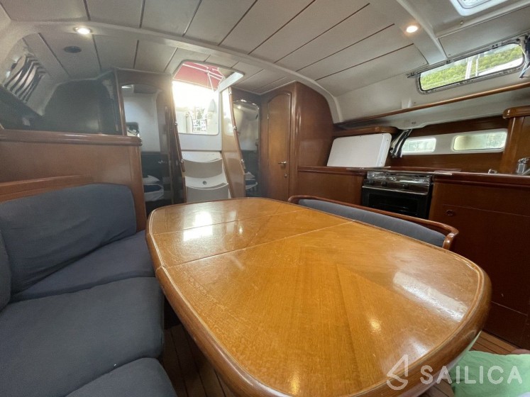 Oceanis 411 Celebration - Yacht Charter Sailica