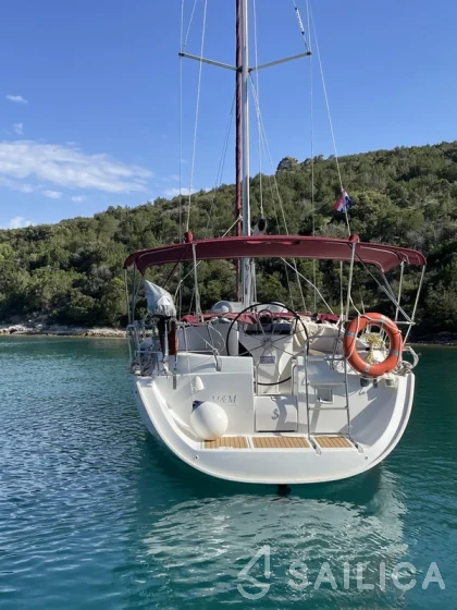 Oceanis 411 Celebration - Yacht Charter Sailica