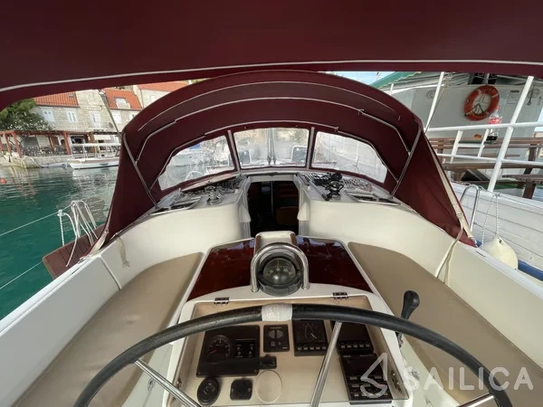 Oceanis 411 Celebration - Yacht Charter Sailica