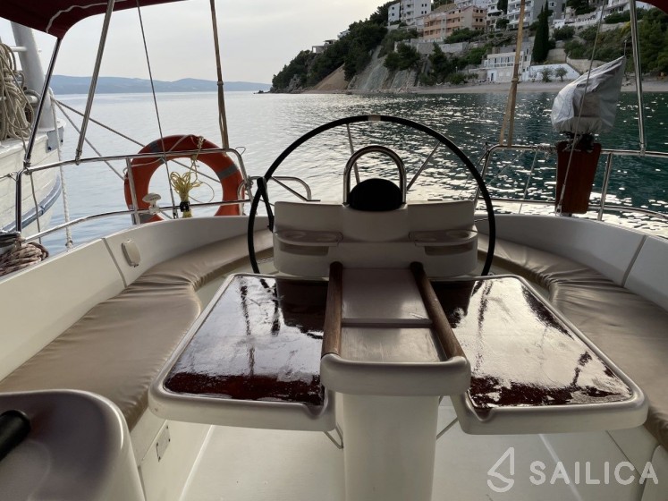 Oceanis 411 Celebration - Yacht Charter Sailica