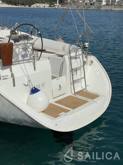 Oceanis 411 Celebration - Yacht Charter Sailica