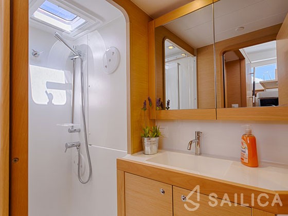 Lagoon 39 - Yacht Charter Sailica