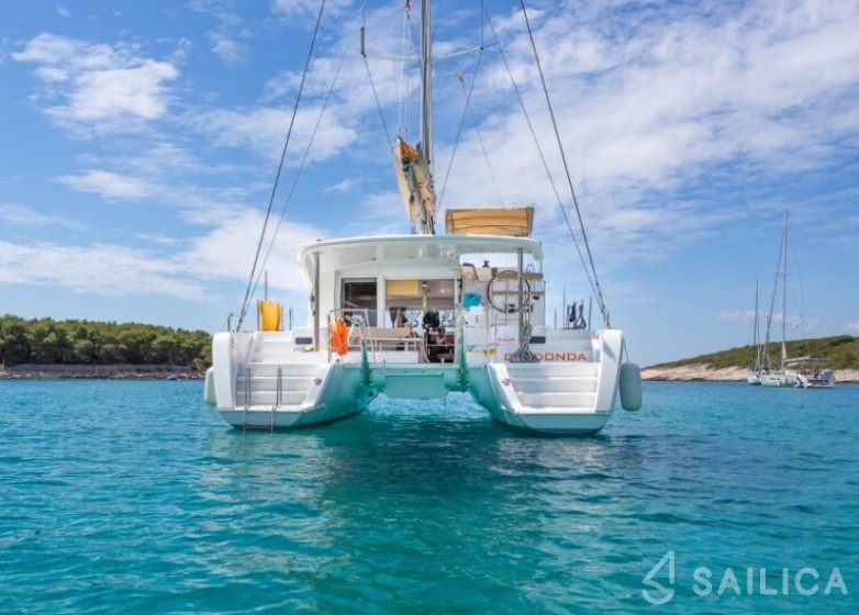 Lagoon 39 - Yacht Charter Sailica