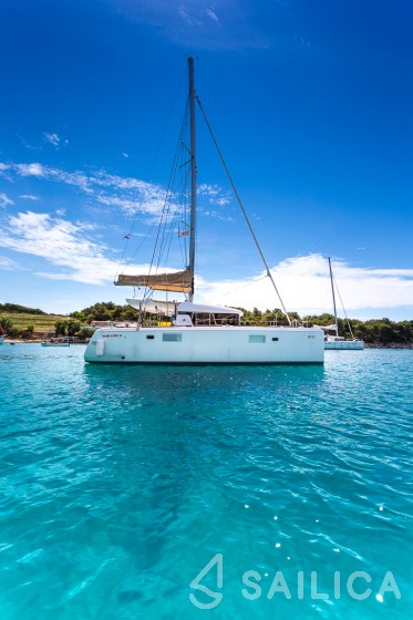 Lagoon 39 - Yacht Charter Sailica