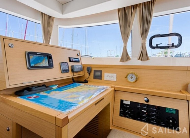 Lagoon 39 - Yacht Charter Sailica