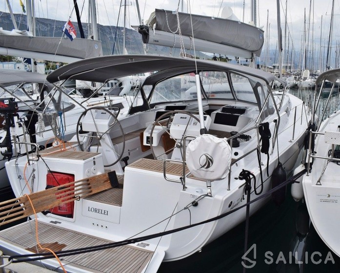 Hanse 455 - Yacht Charter Sailica