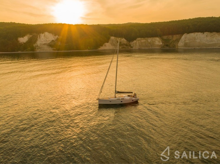 Hanse 458 - Yacht Charter Sailica
