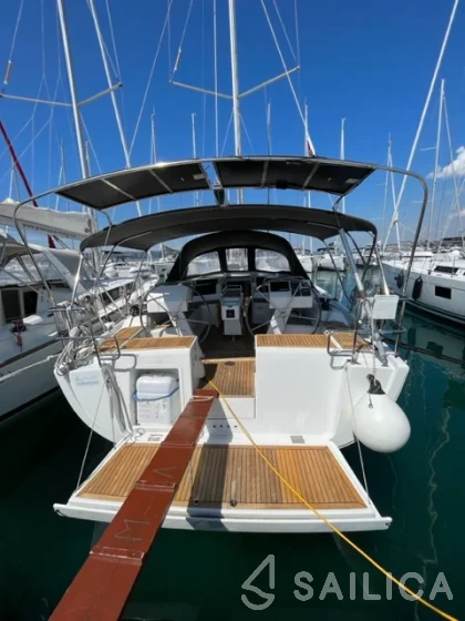 Hanse 455 - Yacht Charter Sailica