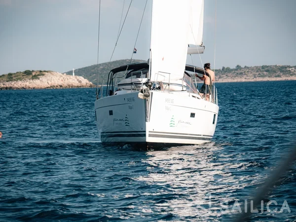 Hanse 455 - Yacht Charter Sailica