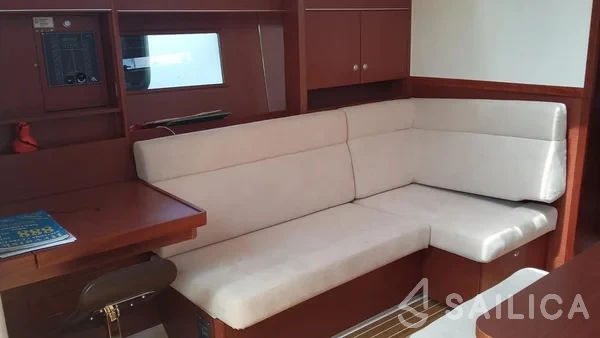 Hanse 455 - Yacht Charter Sailica