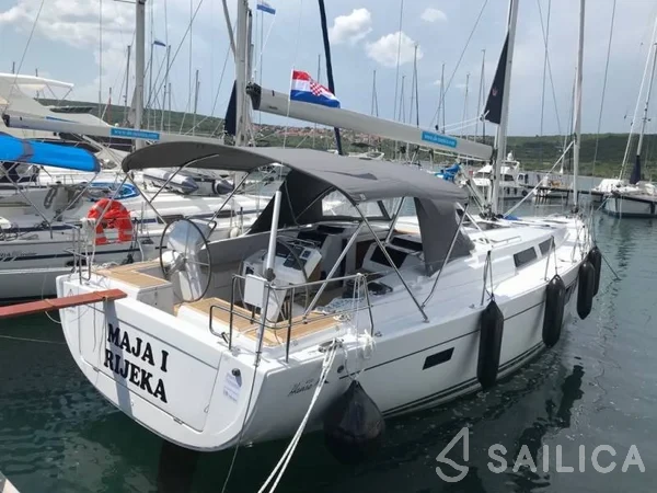 Hanse 455 - Yacht Charter Sailica