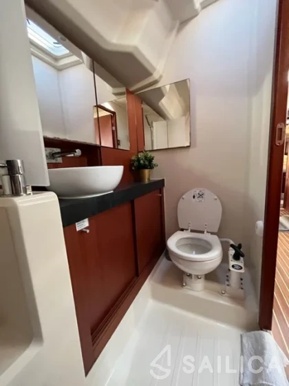 Hanse 455 - Yacht Charter Sailica