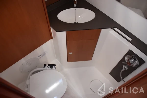 Bavaria 46 Cruiser - Yacht Charter Sailica