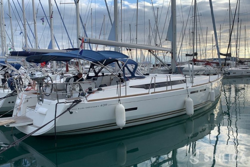 Sun Odyssey 439 - Yacht Charter Sailica