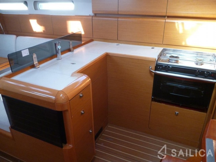 Sun Odyssey 439 - Yacht Charter Sailica