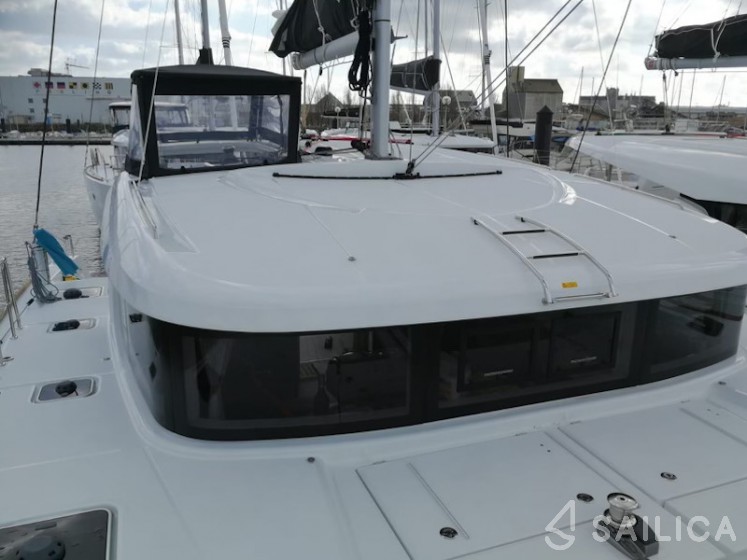 Lagoon 40 - Yacht Charter Sailica