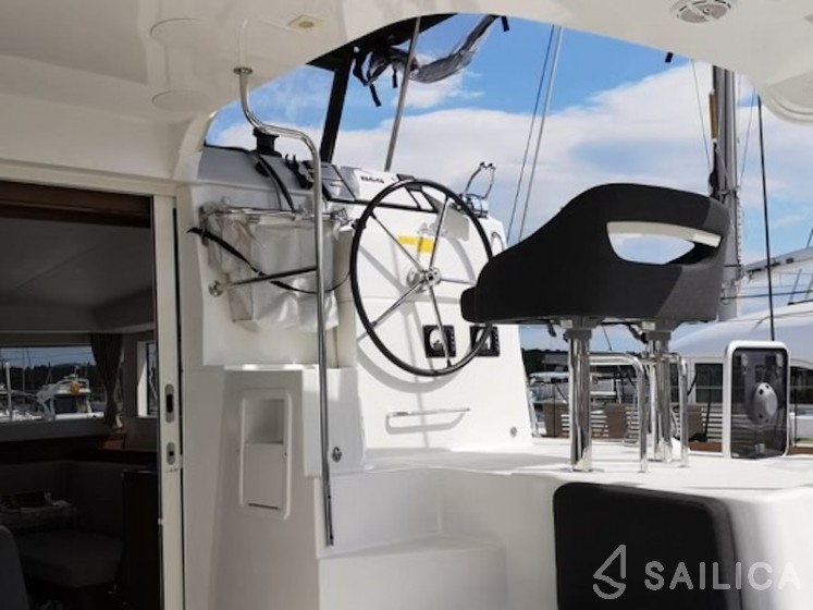 Lagoon 40 - Yacht Charter Sailica