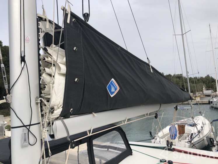 Lagoon 40 - Yacht Charter Sailica