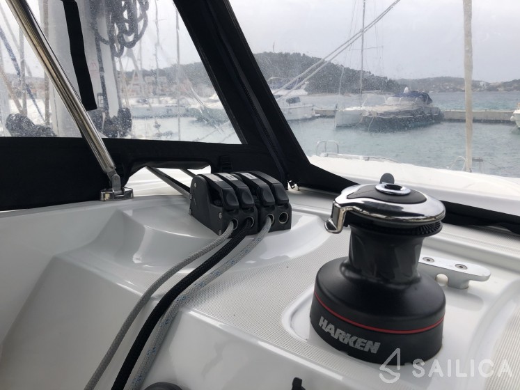 Lagoon 40 - Yacht Charter Sailica