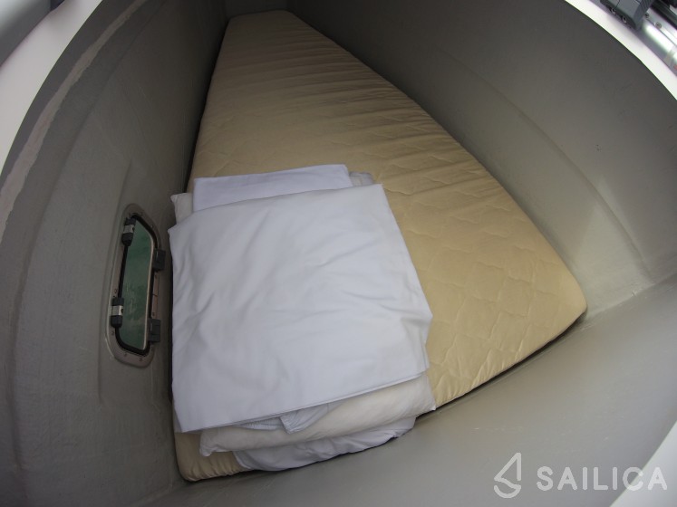 Lagoon 40 - Yacht Charter Sailica