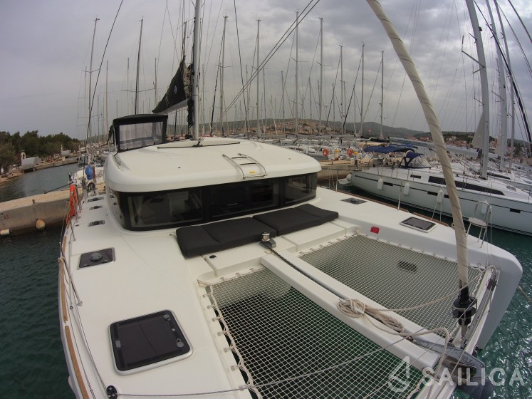 Lagoon 40 - Yacht Charter Sailica
