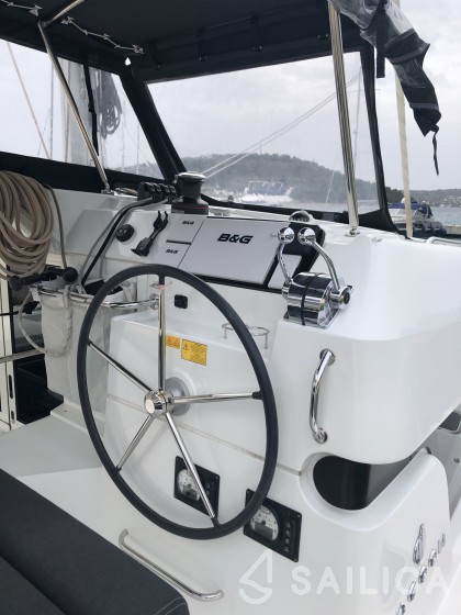 Lagoon 40 - Yacht Charter Sailica