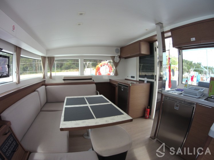 Lagoon 40 - Yacht Charter Sailica