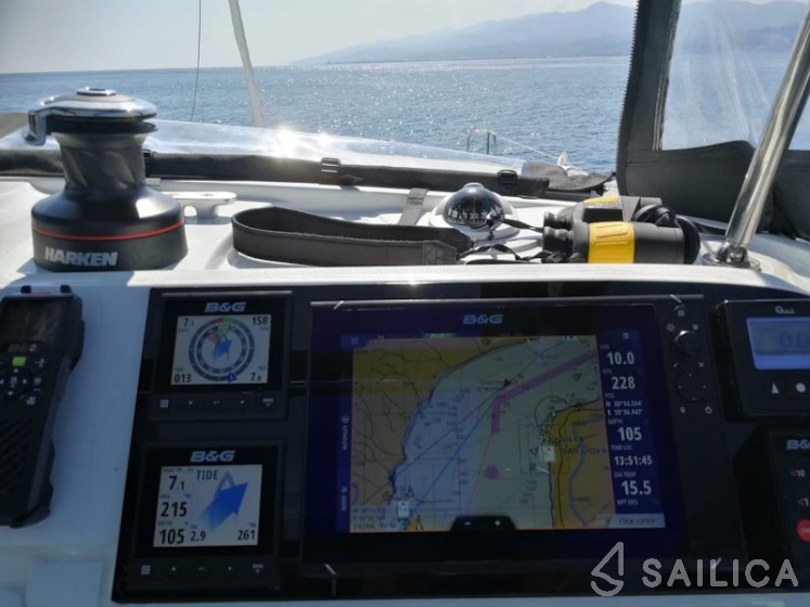 Lagoon 40 - Yacht Charter Sailica