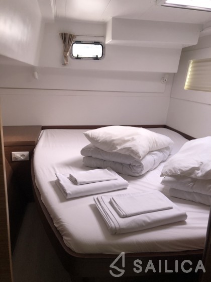 Lagoon 40 - Yacht Charter Sailica