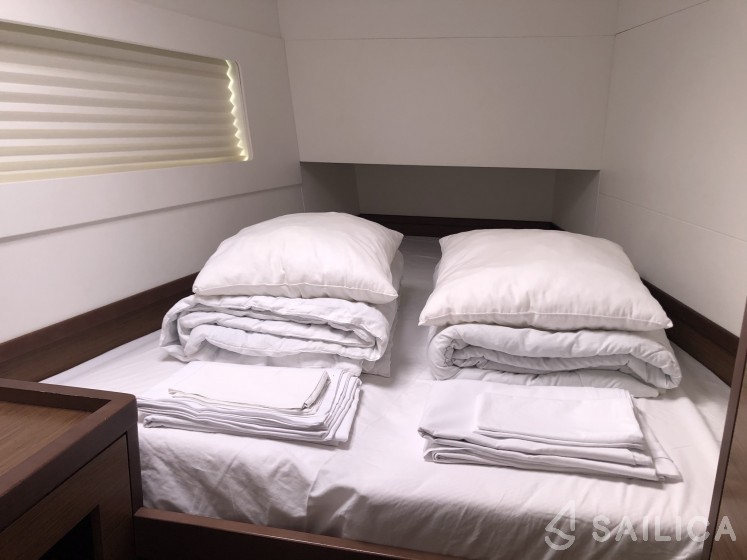 Lagoon 40 - Yacht Charter Sailica