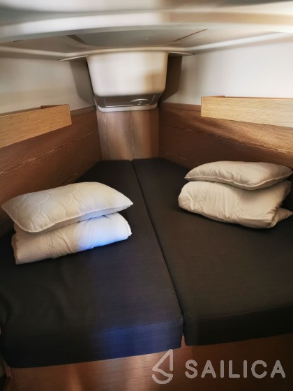 Dehler 38 - Yacht Charter Sailica