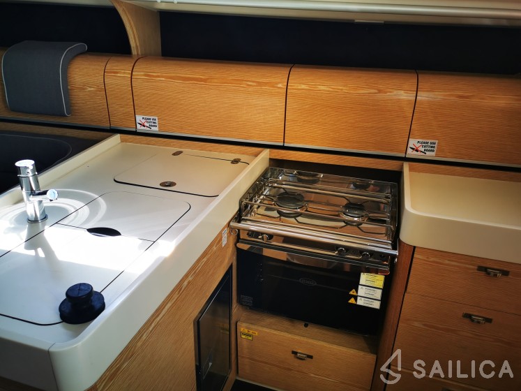 Dehler 38 - Yacht Charter Sailica